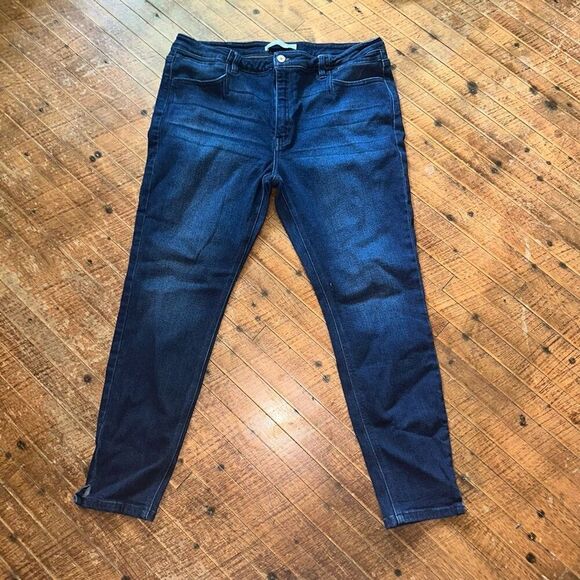 Kancan distressed dark wash stretchy 32 normcore jeans - Picture 1 of 4